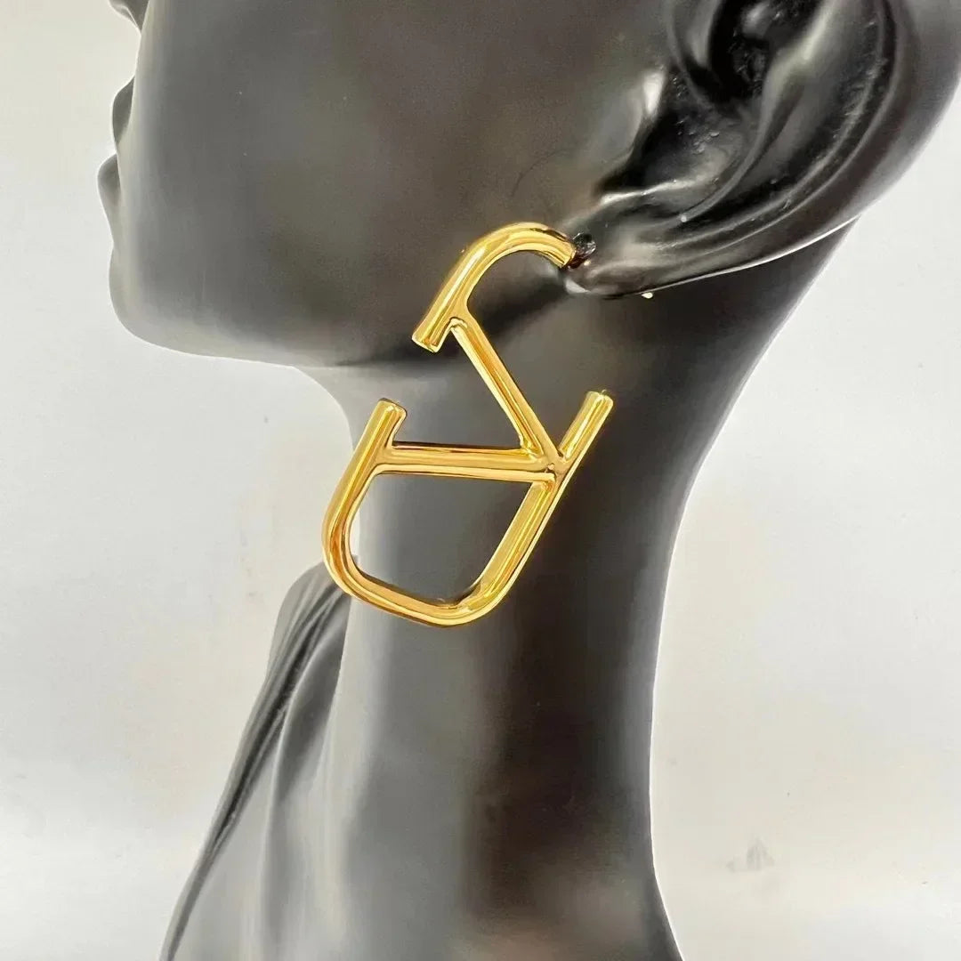 2024 New Luxury Brand Women's Earrings Fashion Letter V Earrings Brass Women's Earrings High-End Versatile Earrings
